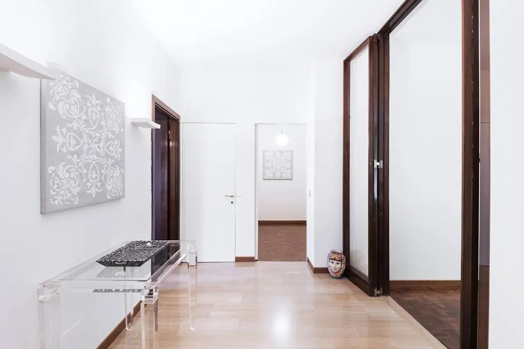 Easylife - Elegance A Few Steps From Citylife Next To M2 Pagano Milán 0*,  Itálie